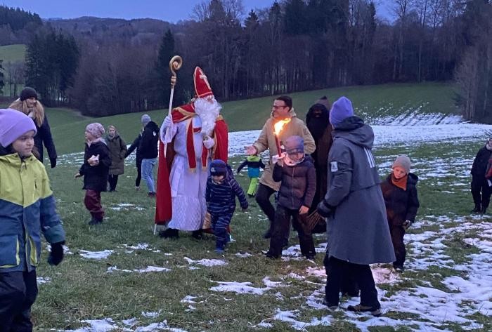 Viel Freude mit dem Nikolaus Viel Freude mit dem Nikolaus