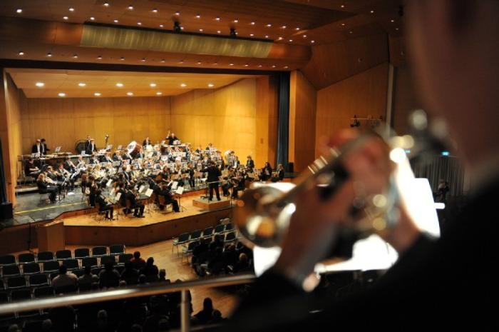 Blick auf die Bühne des Kultur- und Kongresszentrums