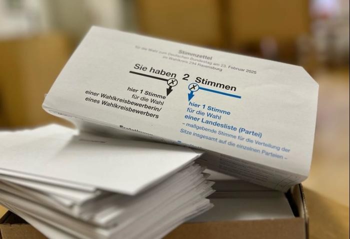 Ein Stapel Stimmzettel 